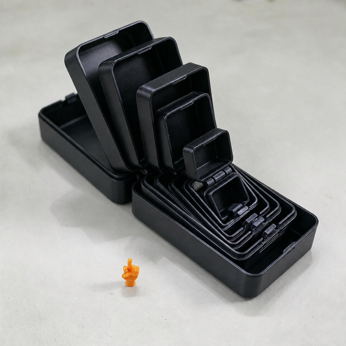 Multi-Layer Nesting Surprise Gift Box, 3D Printed Boxes Inside Boxes, Annoying Gift Box with Mini Middle Finger, Prank Gift Box with 6 Layer, Gag Gifts for Christmas Party Birthday